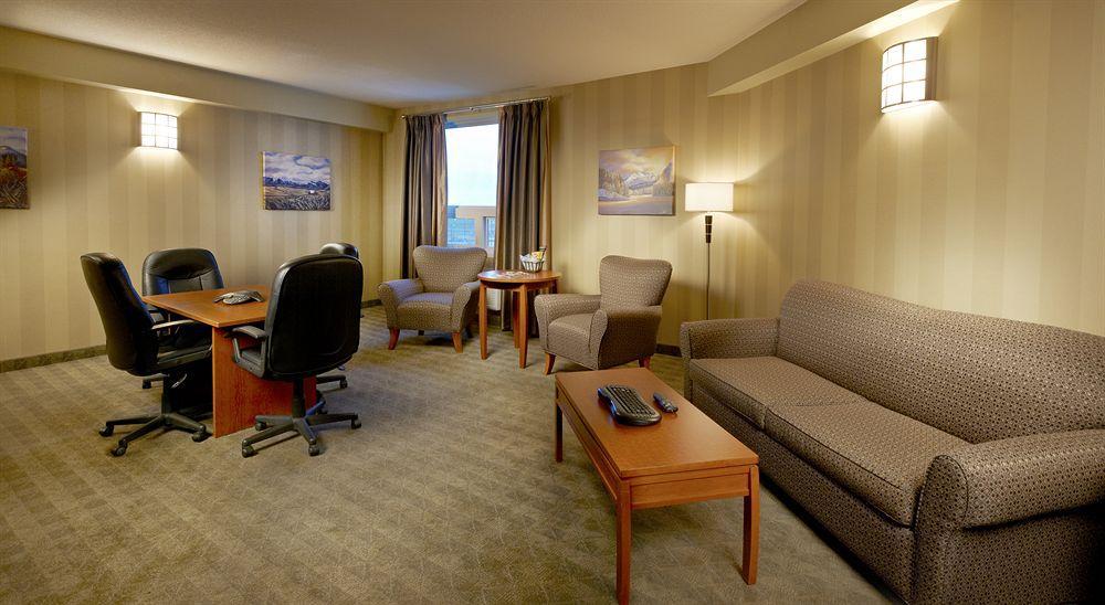 Deerfoot Inn And Casino YYC Eksteriør bilde