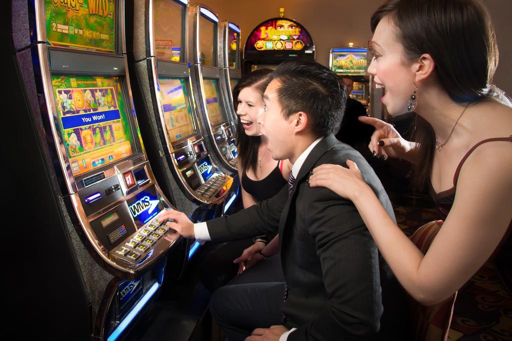 Deerfoot Inn And Casino YYC Eksteriør bilde